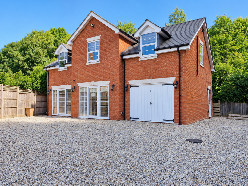 Three Bedroom Detached House, Worcester, WR4