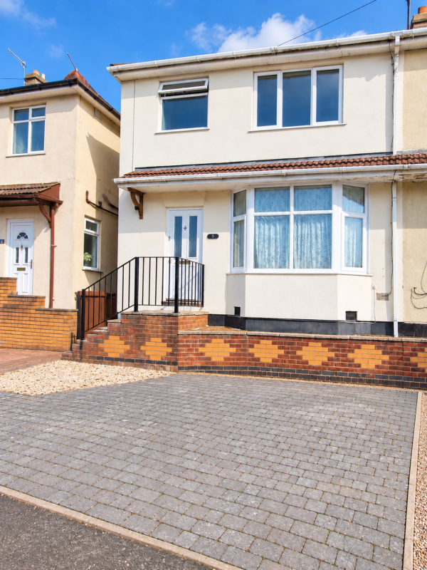 Three-Bedroom Semi-Detached Home with Driveway and Garden