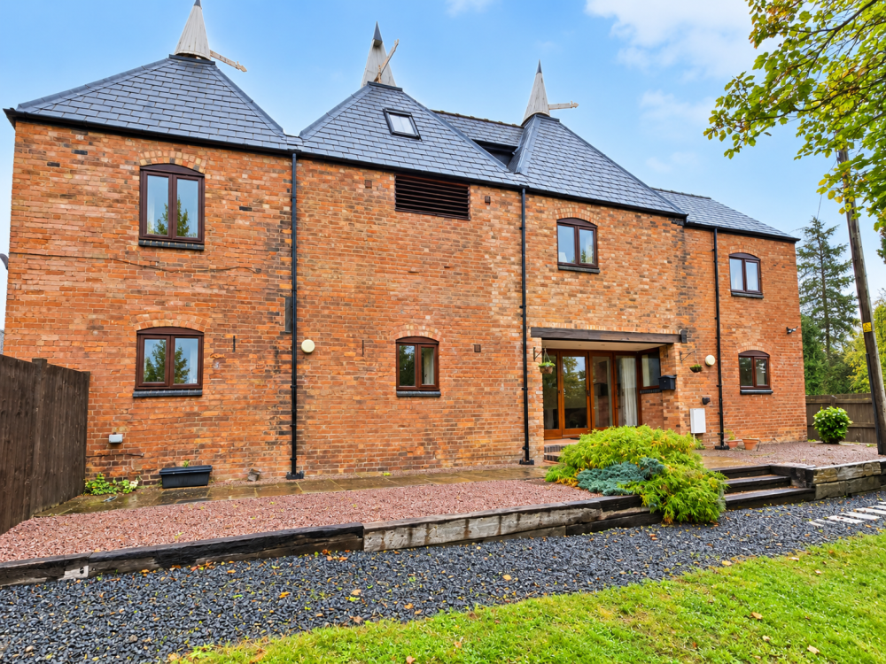 Charming Four-Bedroom Converted Hop Kiln in a Rural Setting