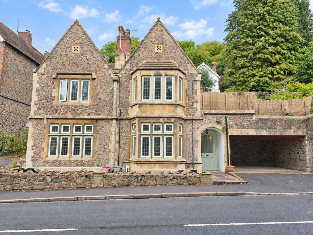 3 Bed Flat, Wells Road, WR14