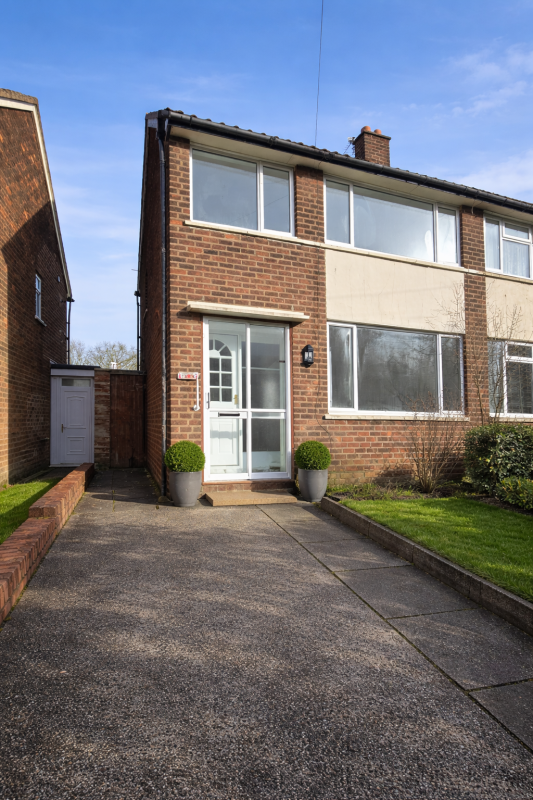 3 Bed Semi-Detached House, Leslie Rise, B69